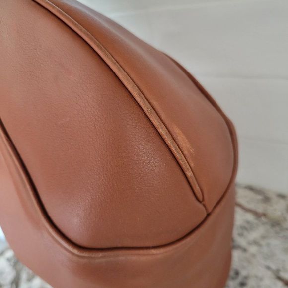 Salvatore Ferragamo Vintage Brown Leather Bag . - Picture 5 of 16